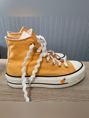 Converse Chuck Taylor All Star Platform By You Custom Sneakers / Women’s 6.5